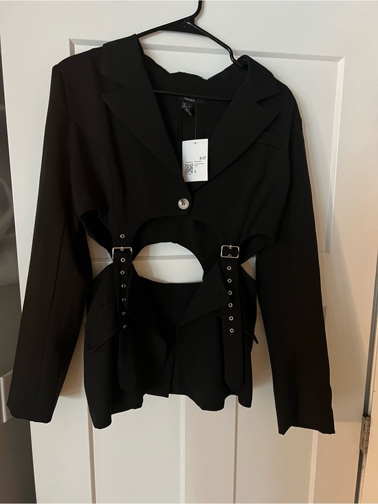 Forever 21 Jackets & Blazers - Forever 21 Black Cutout Buckle Blazer Jacket
